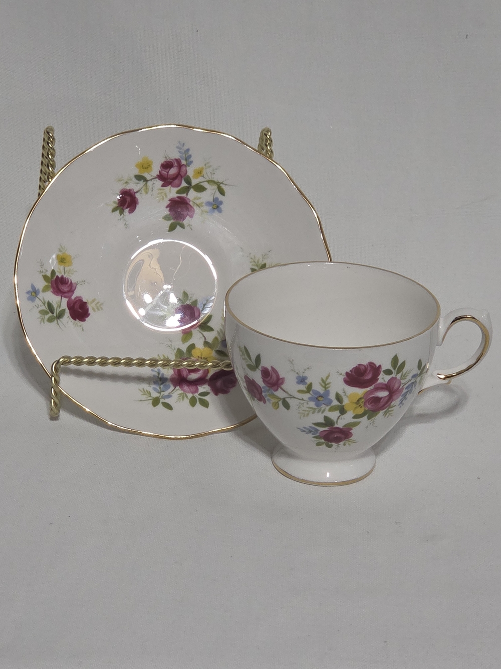 Vintage Queen Anne Bone China Teacup & Saucer Set